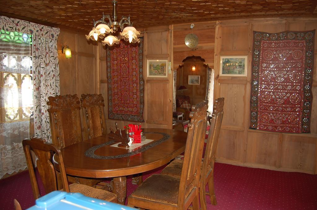 White House Group Of Houseboats Ξενοδοχείο Σριναγκάρ Εξωτερικό φωτογραφία